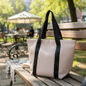 Bolso Terrano De Lona Aviador Con Asas Negras Para Mujer Beige